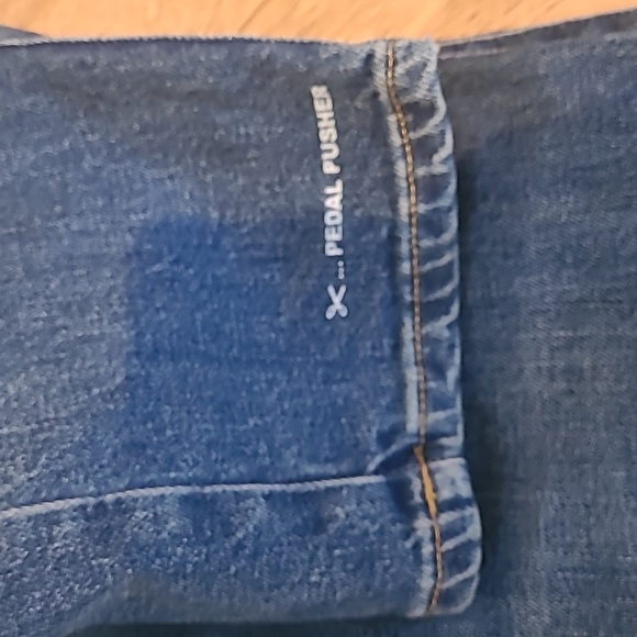 CLOSED Pedal Pusher Jeans - Picture 11 of 11